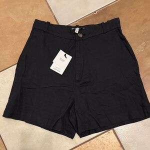 Flat-Front Women's Black Linen-Blend Shorts